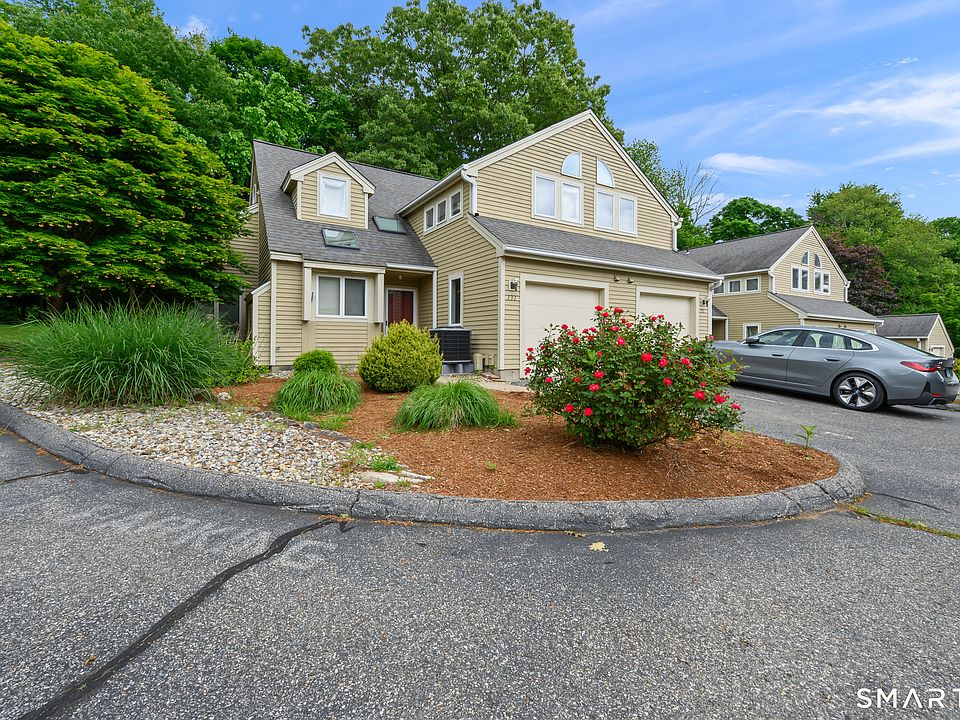 1st image of 131 Courtyard Lane #131
