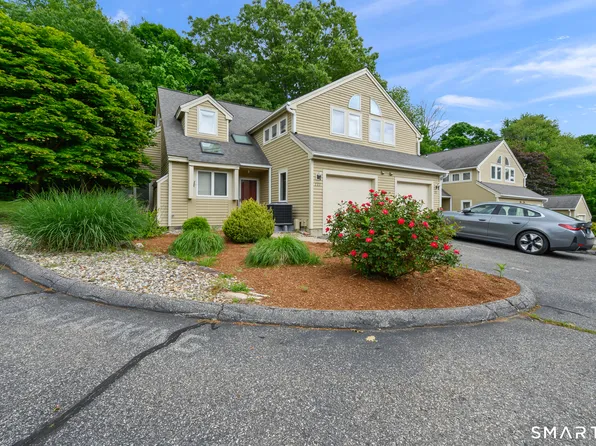131 Courtyard Lane #131, Mansfield, CT 06268