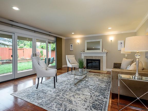 2nd image of 1808 Maddux Dr
