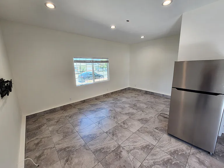 9852 Cabanas Ave — Photo 10