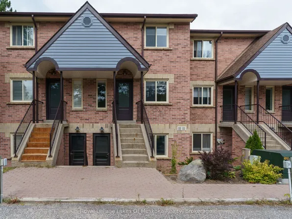 142 Ecclestone Dr #10, Bracebridge, ON P1L 1G4