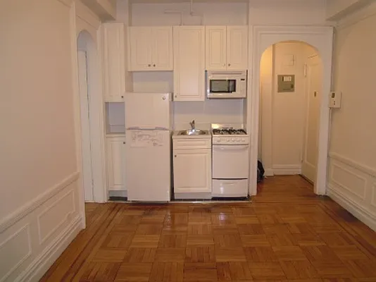 Rented by Metropolitan Equities | media 20