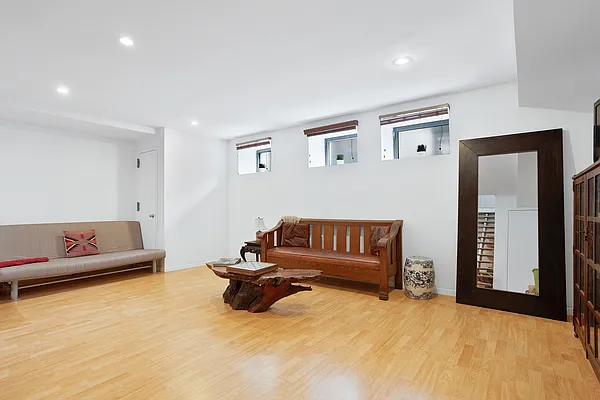 Sold by Compass | media 5