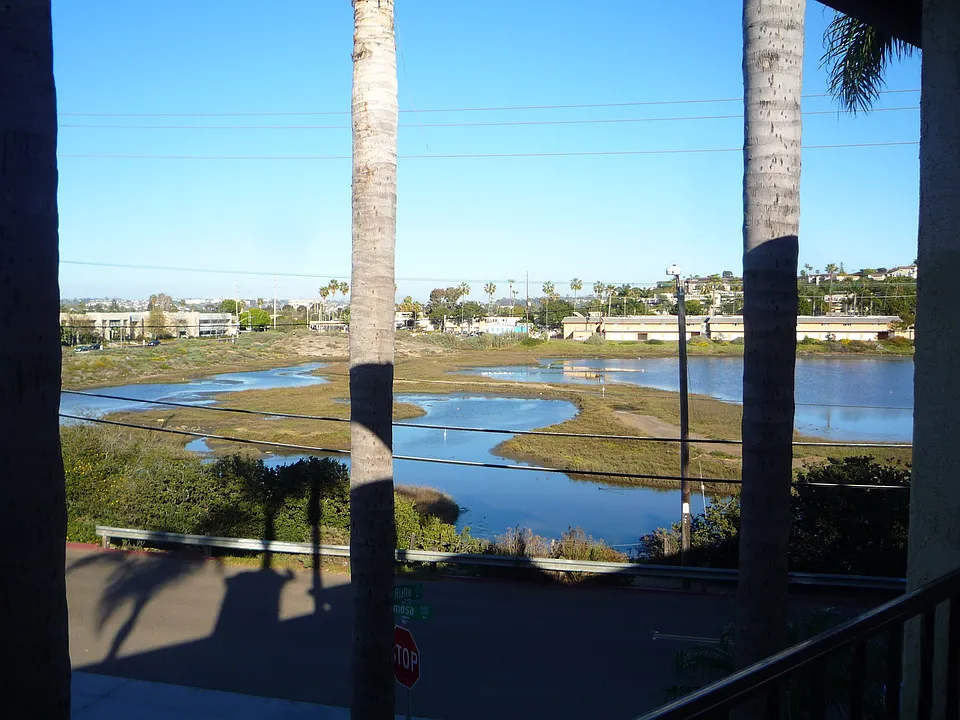 2828 Famosa Blvd #209