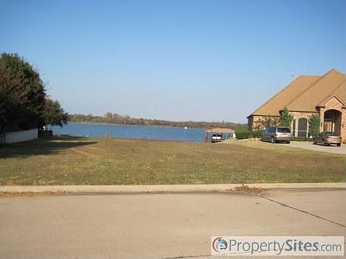 2nd image of 1909 Spinnaker Ln