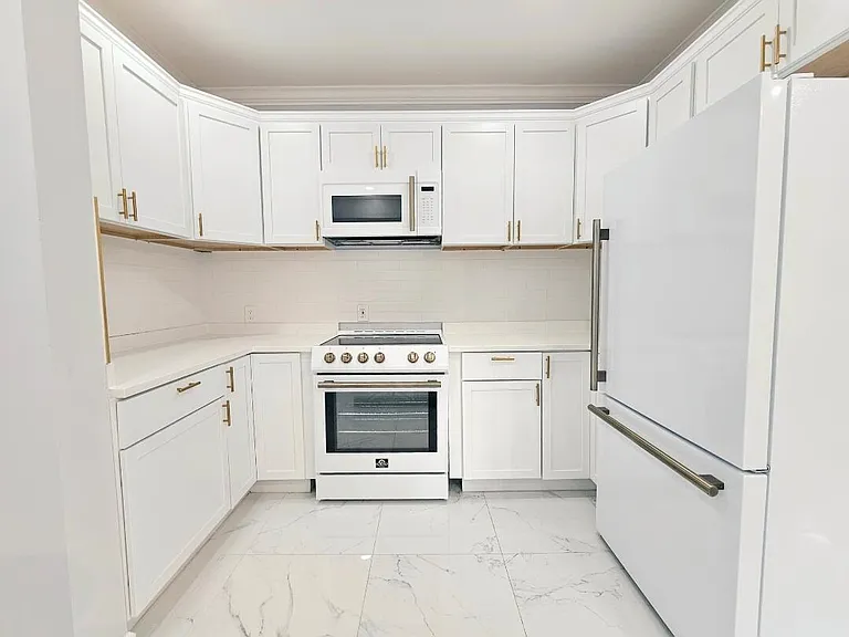 19000 Chandler Park Dr — Photo 5