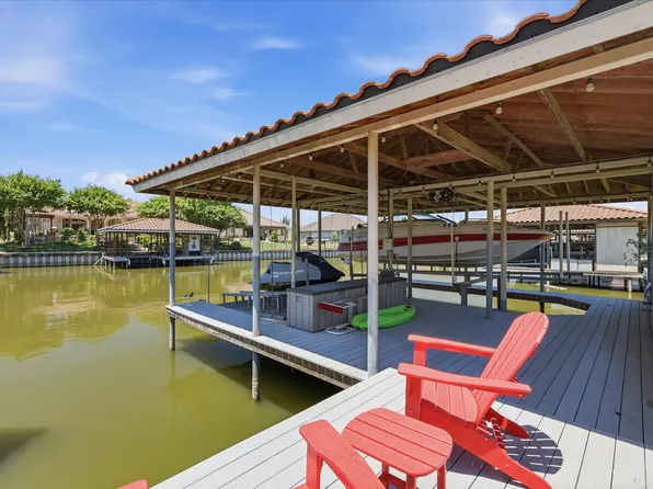 1616 Malibu Bay Ct, Granbury, TX 76048