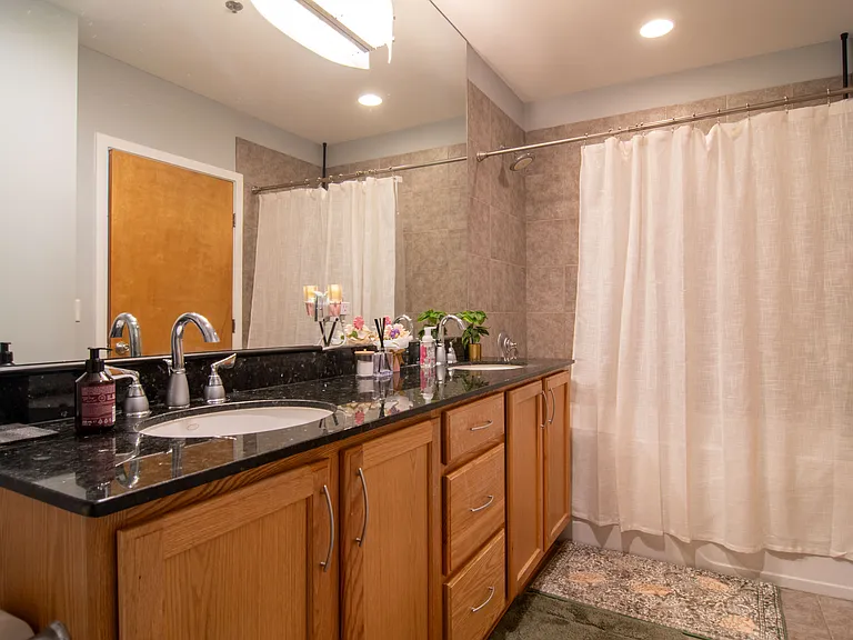 1819 S Michigan Ave #601 — Photo 8