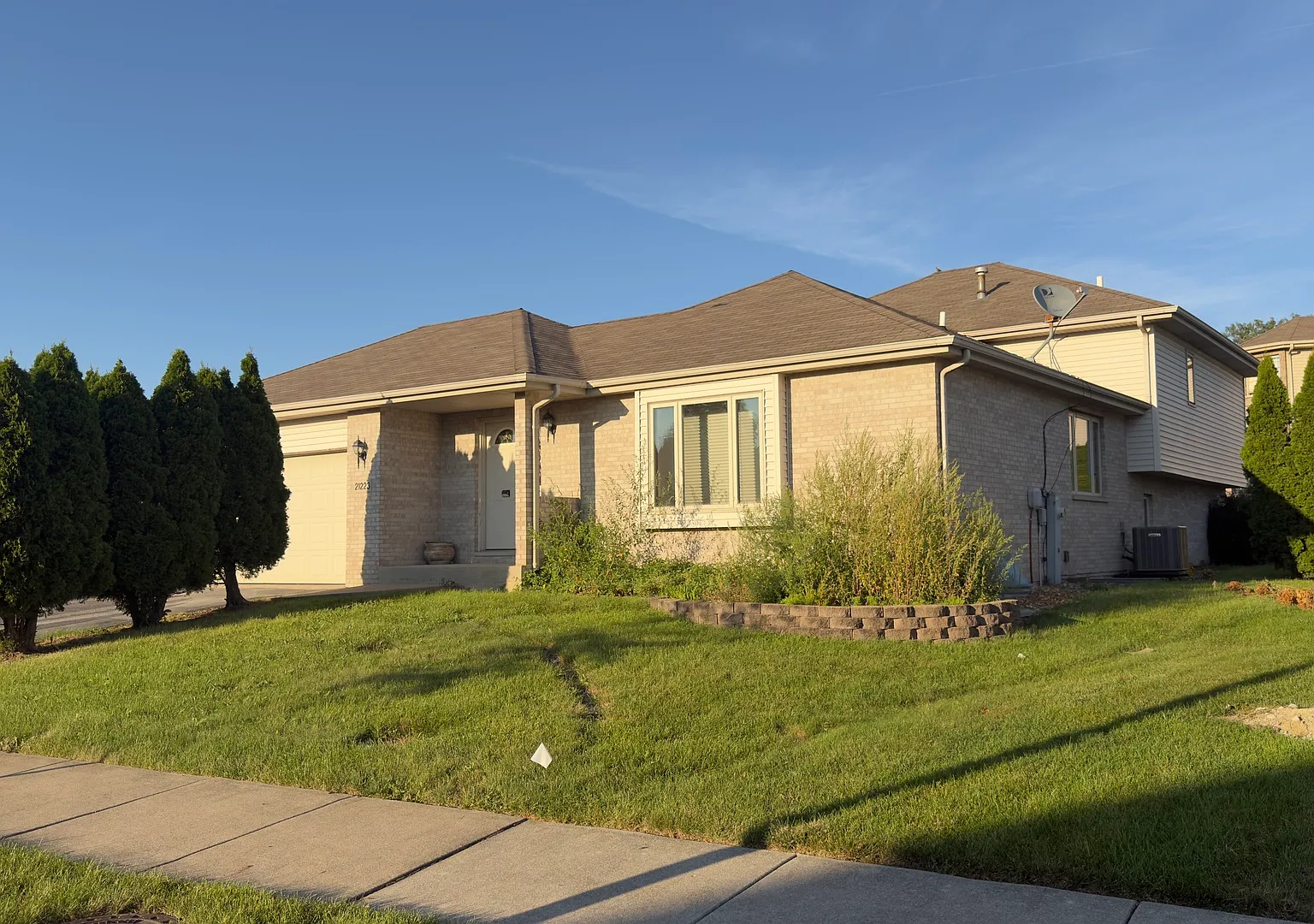 3 bed, 1641 sqft, $2,900 — Photo 1
