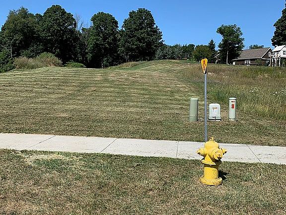 2nd image of 735 Chancellor Dr SW