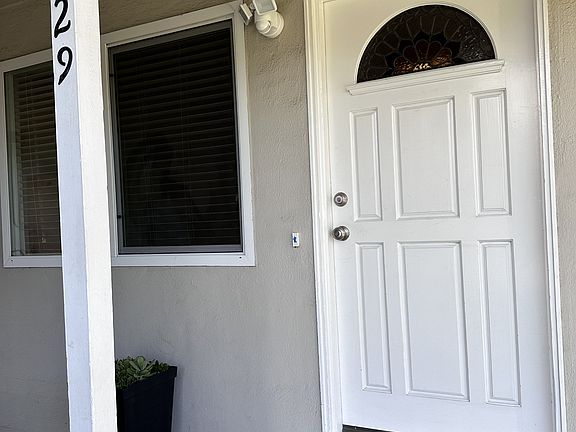 5th image of 929 Princess Anne Dr