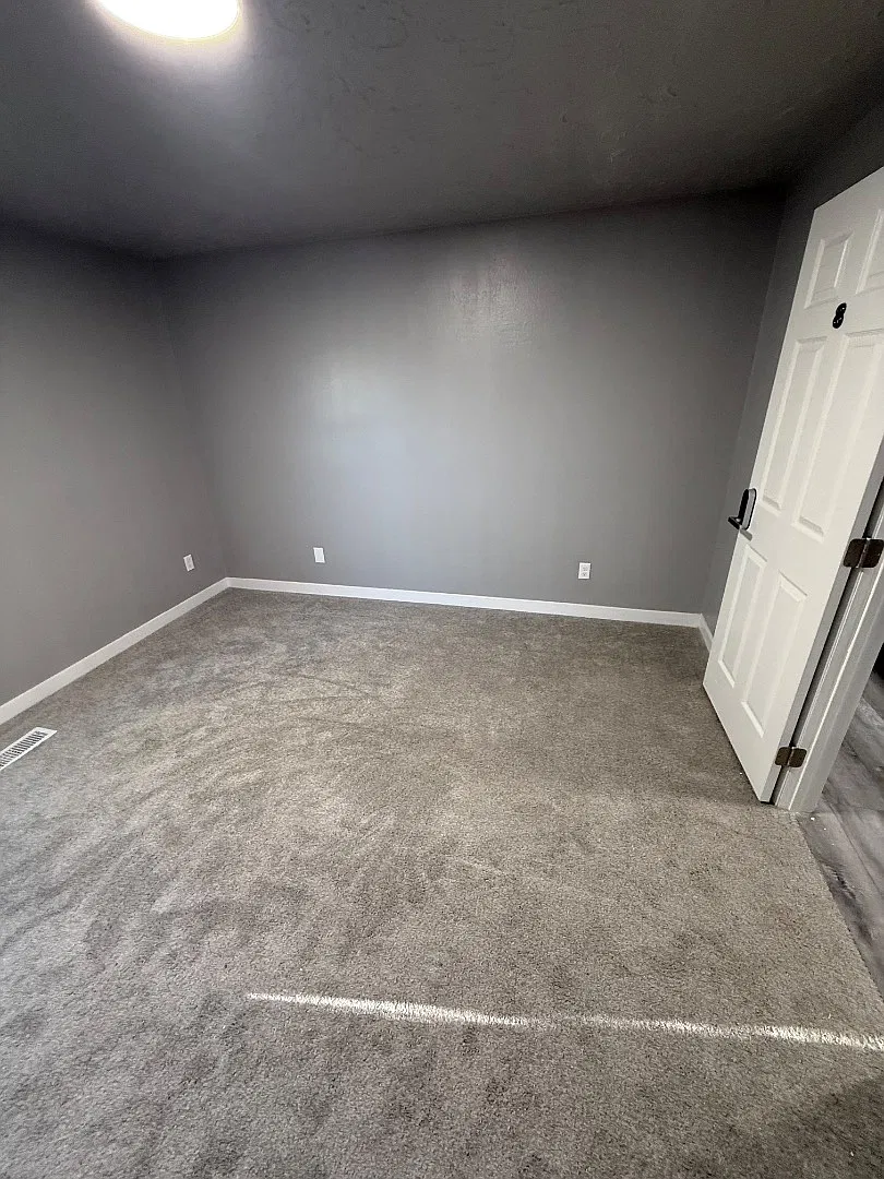 750 S Queens Guard Way - 8 — Photo 2