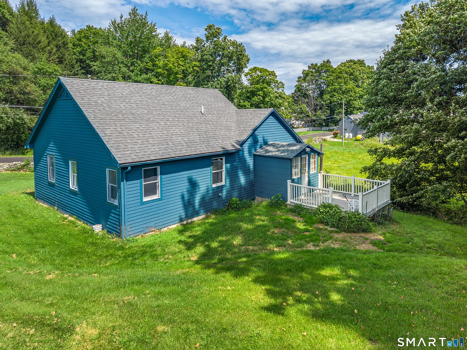 4 bed, 1.0 bath, 1704 sqft, $2,400 — Photo 3