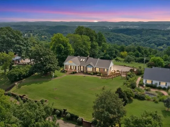 500 N Crest Rd, Chattanooga, TN 37404