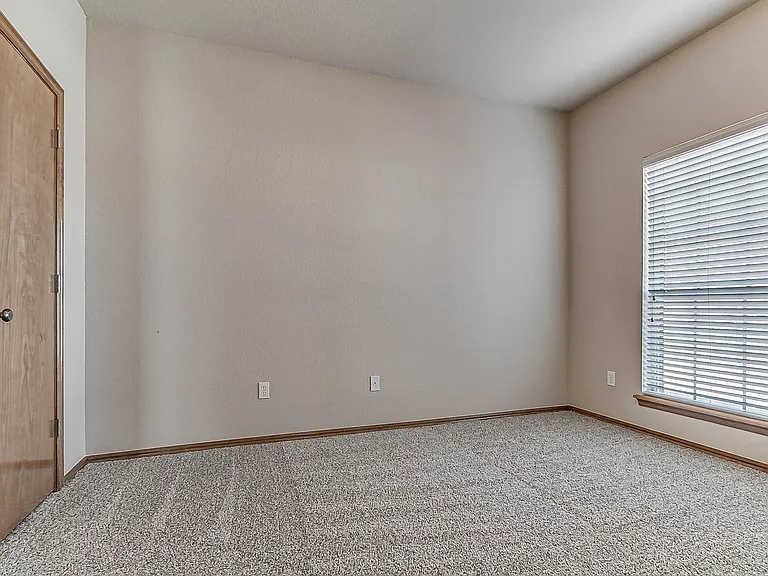 2224 NW 157th Ter — Photo 38