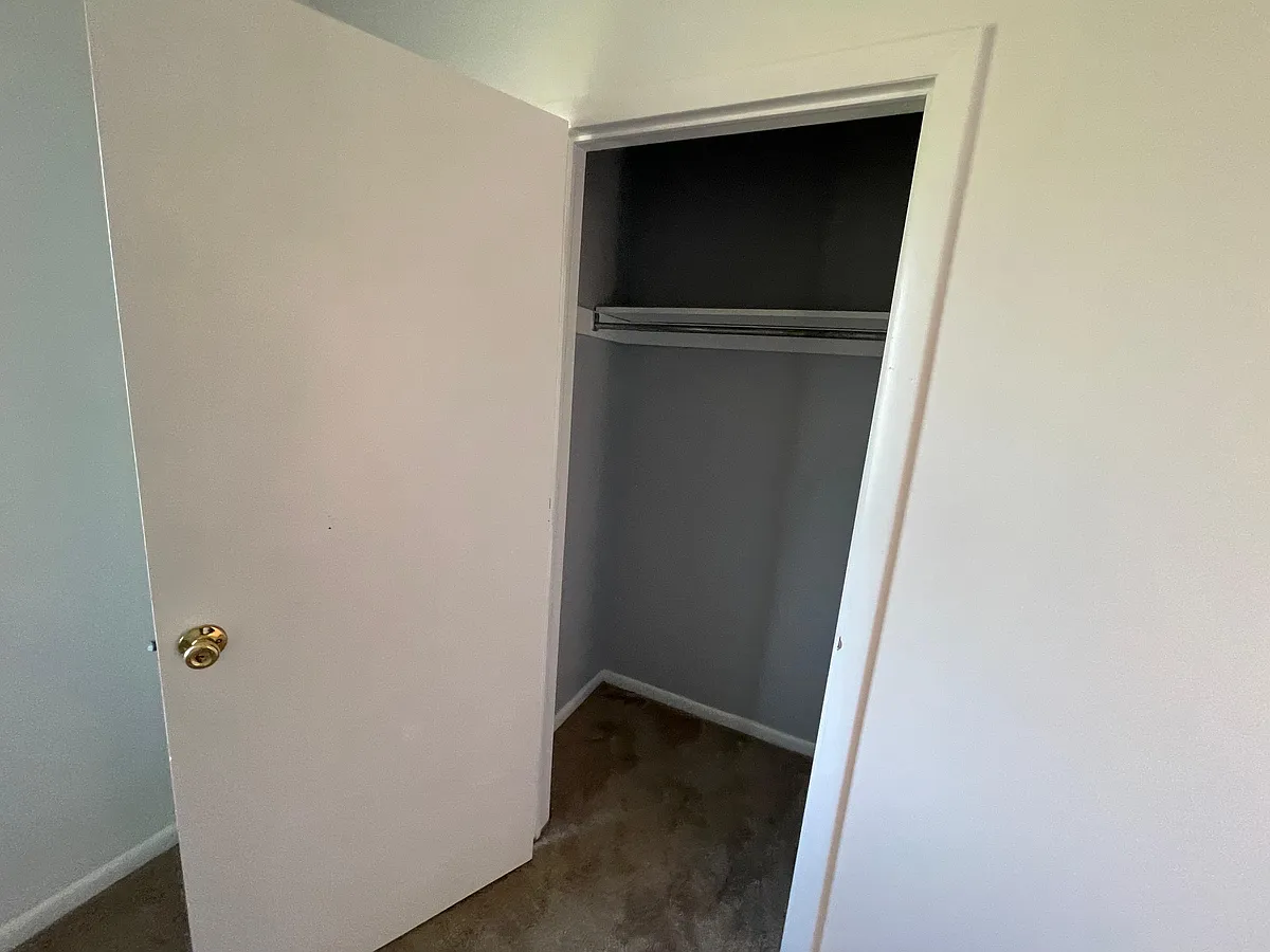 Building Photo - 711 E Maple Ave #B