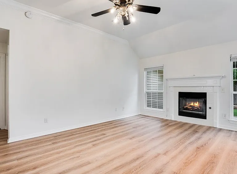 6820 Cutter Ct — Photo 4