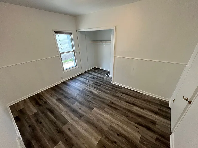 2408 W High St — Photo 15