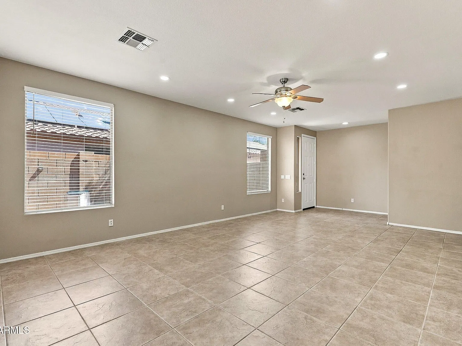 4 bed, $2,500 — Photo 4