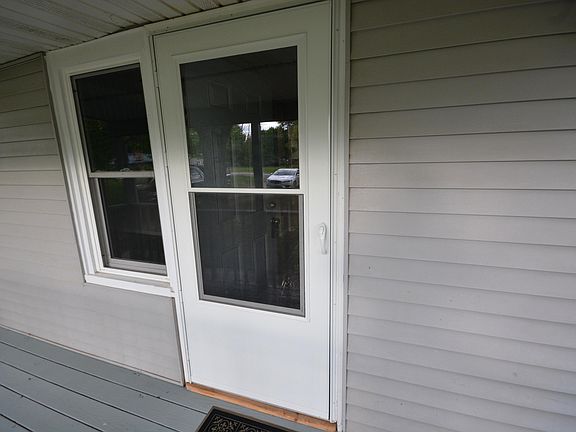 5th image of 822 N Berrien St