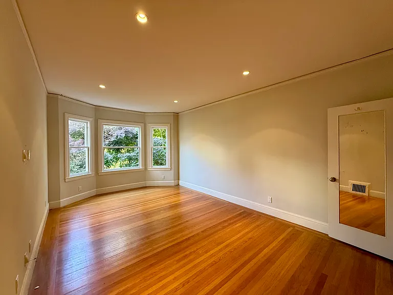 3542 Webster St — Photo 11