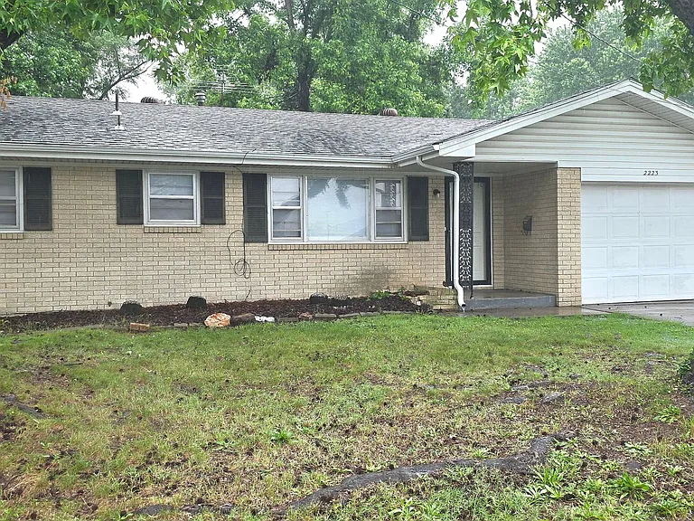 2223 N Link Ave — Photo 1