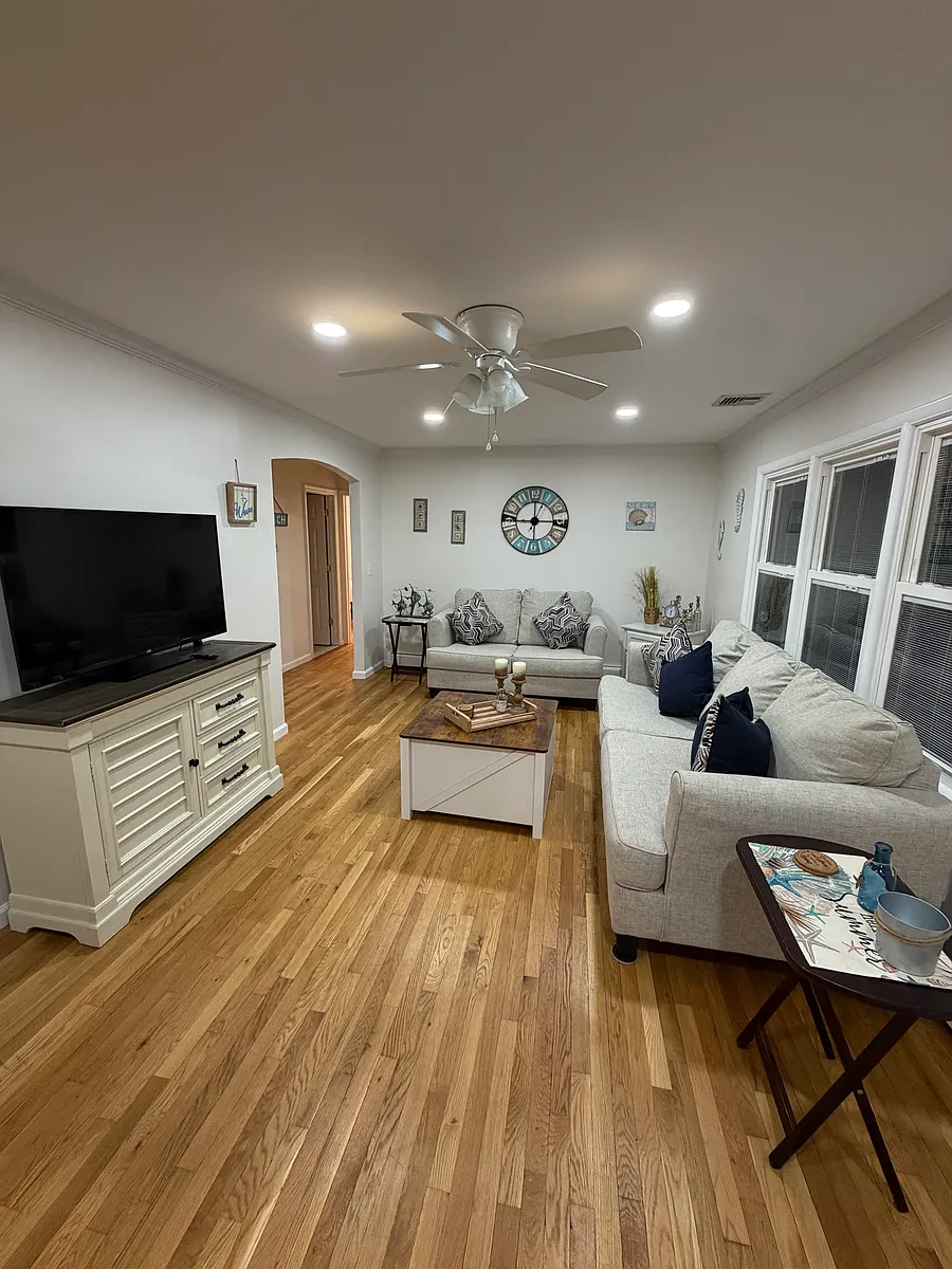 Building Photo - 310 Arnold Ave #1