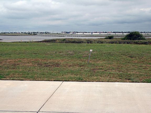 2nd image of 526 Paradise Pointe Dr