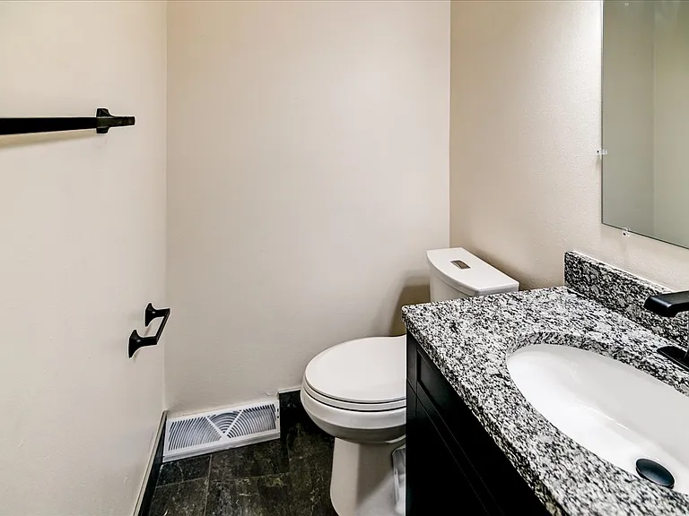 1802 Lake Point Dr #4 — Photo 13