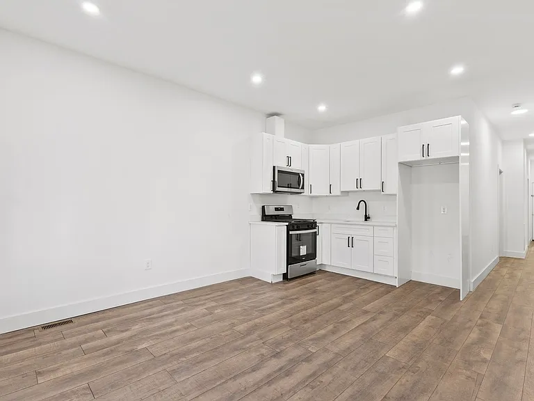 855 S 14th St #1 — Photo 9