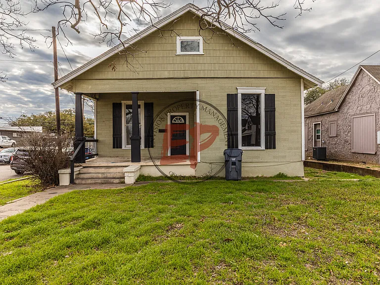 2300 Washington Ave — Photo 1