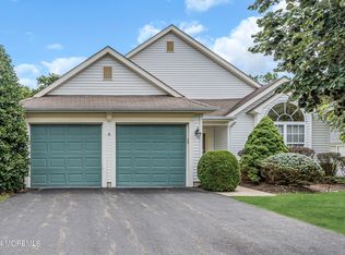 35 Valley Stream Ln, Lakewood, NJ 08701