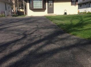 290 N Hemlock Ave, Wood Dale, IL 60191