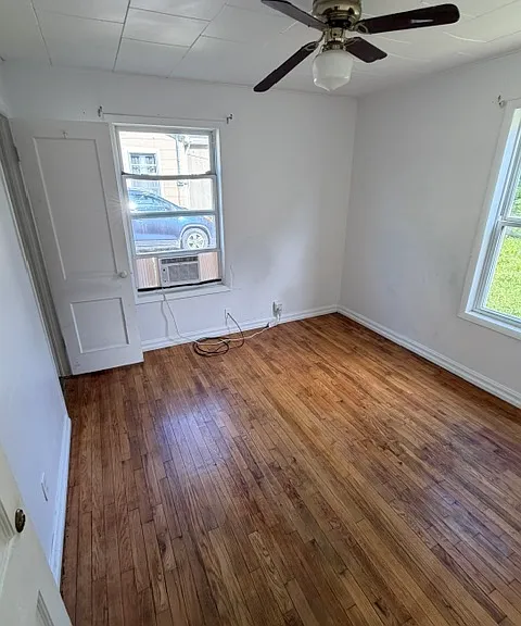 613 W Beech St — Photo 1
