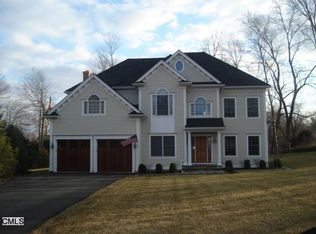 87 Patricia Cir, Fairfield, CT 06824