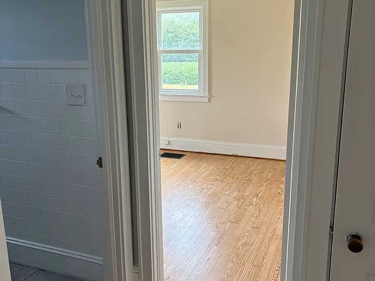 5492 Snow Hill Rd — Photo 2