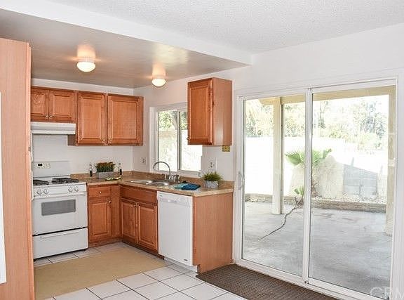 4th image of 5025 Kensington Way