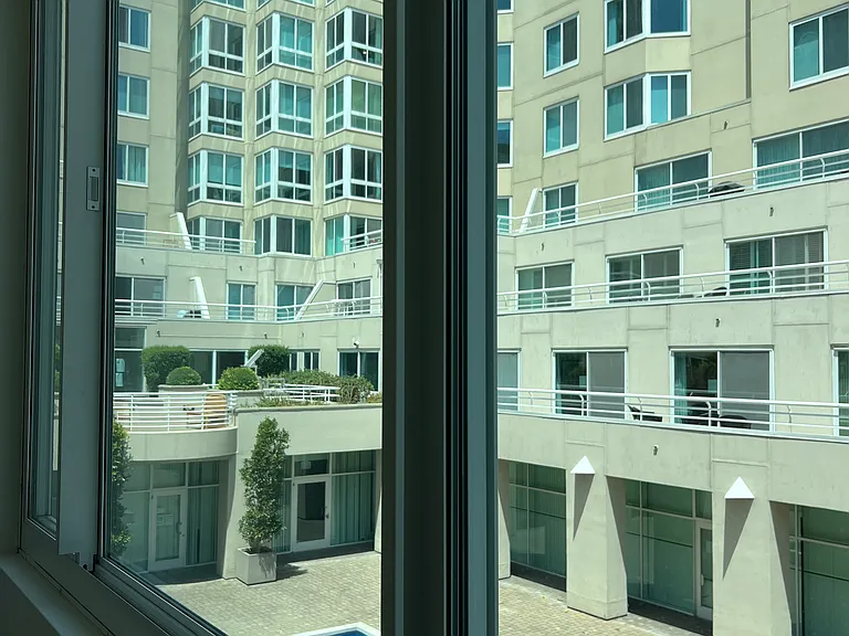 220 Lombard St #116 — Photo 19