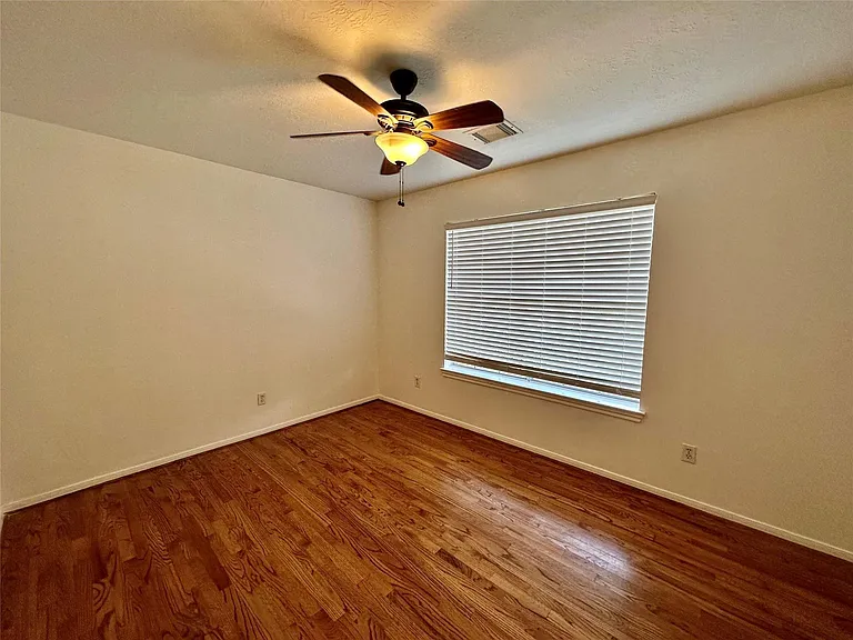 1414 Diamond Brook Dr — Photo 17