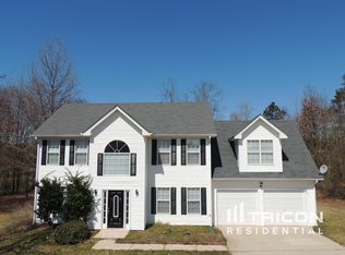 586 Meadows Ln, Social Circle, GA 30025