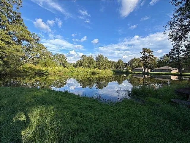 3 bed, 2.0 bath, 1280 sqft, $1,100 — Photo 2