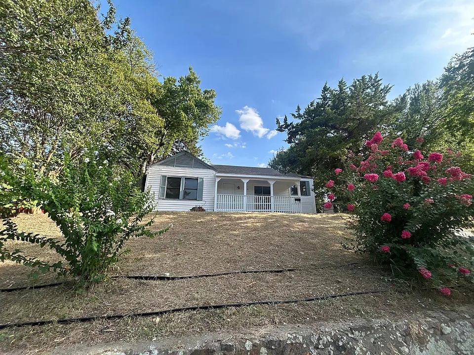 314 W Clarendon Dr