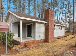 101 Pineview Dr, Hartfield, VA 23071