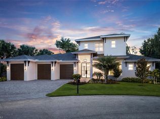 2854 Coach House Way, Naples, FL 34105