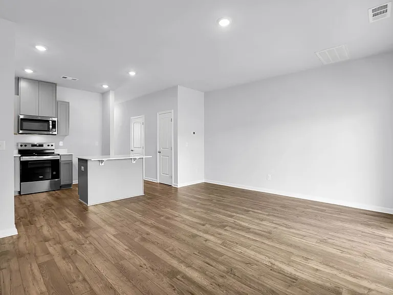 719 Ashbrook Dr — Photo 17