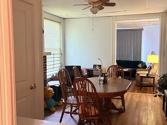 3rd image of 7031 Chaucer St