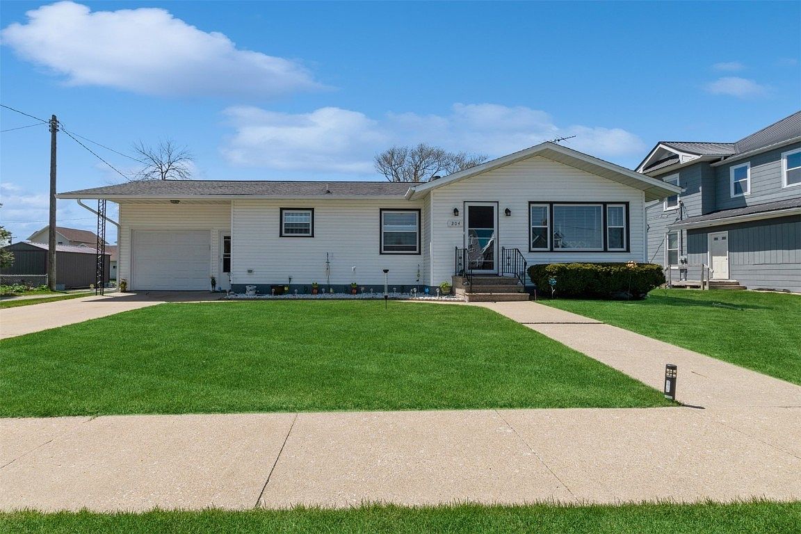 204 3rd St, Van Horne, IA 52346 Zillow