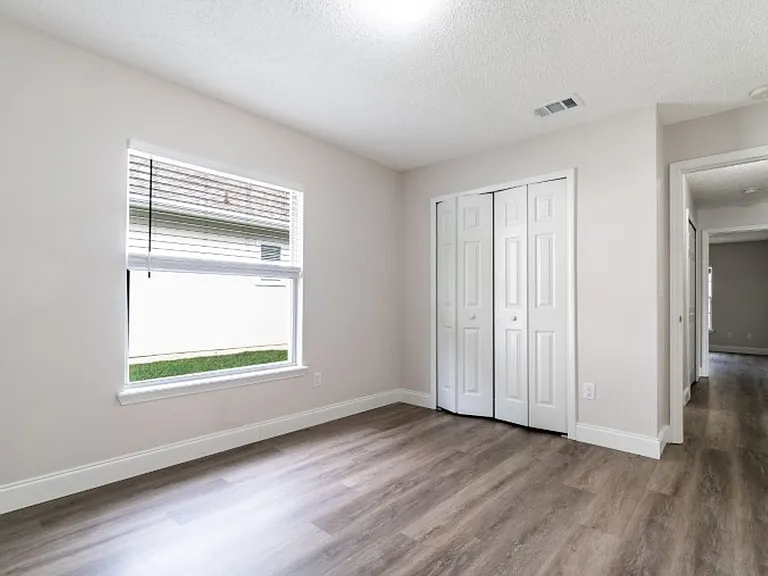 557 Grand Parke Dr — Photo 25