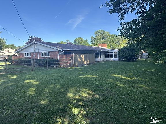 4th image of 3265 Edgevale Dr