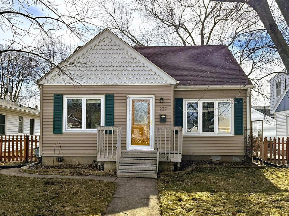 227 Douglass AVENUE, Waukesha, WI 53186 Zillow